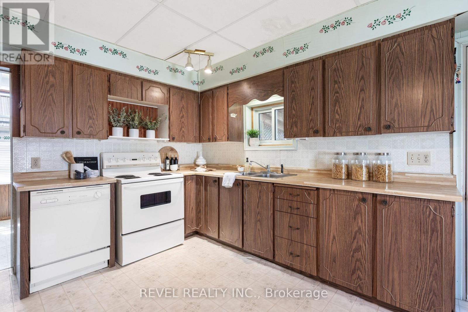 60 Elgin Street, Kawartha Lakes, Ontario  K9V 3W5 - Photo 23 - X12453437