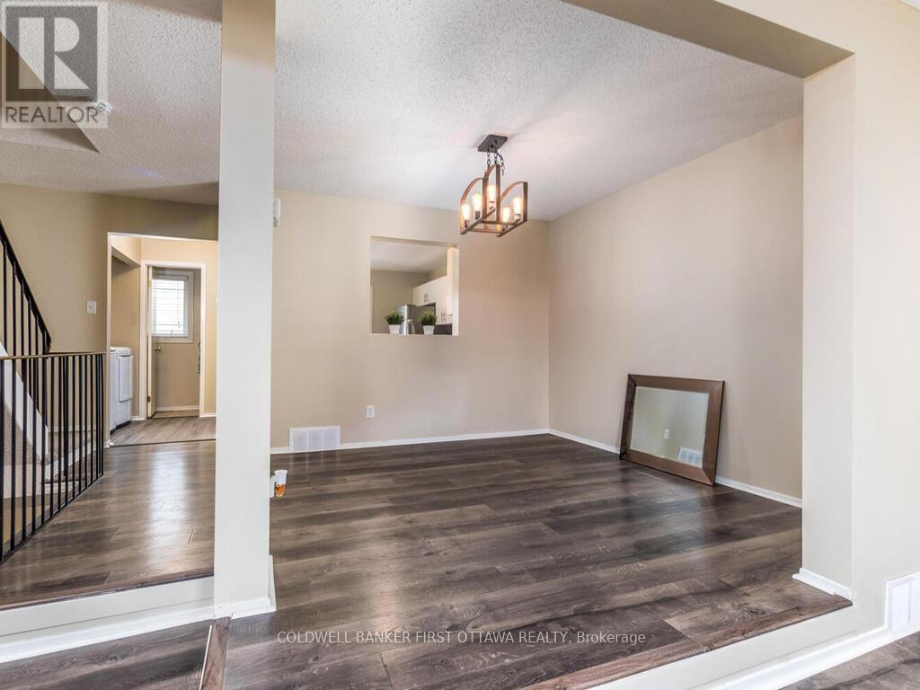 86 Lightfoot Place, Ottawa, Ontario  K2L 3L9 - Photo 11 - X12453424