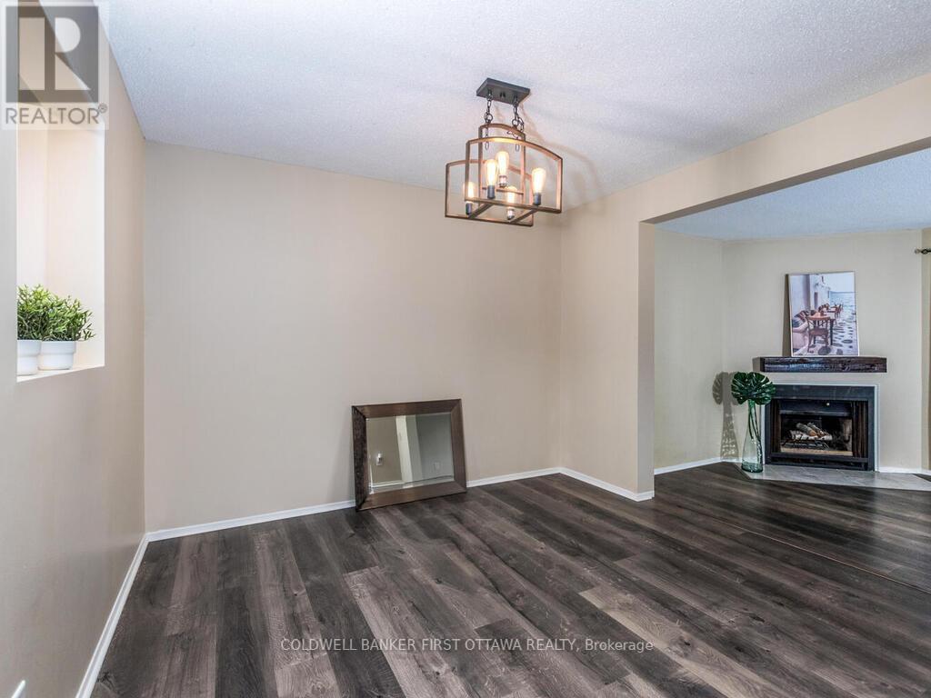 86 Lightfoot Place, Ottawa, Ontario  K2L 3L9 - Photo 12 - X12453424