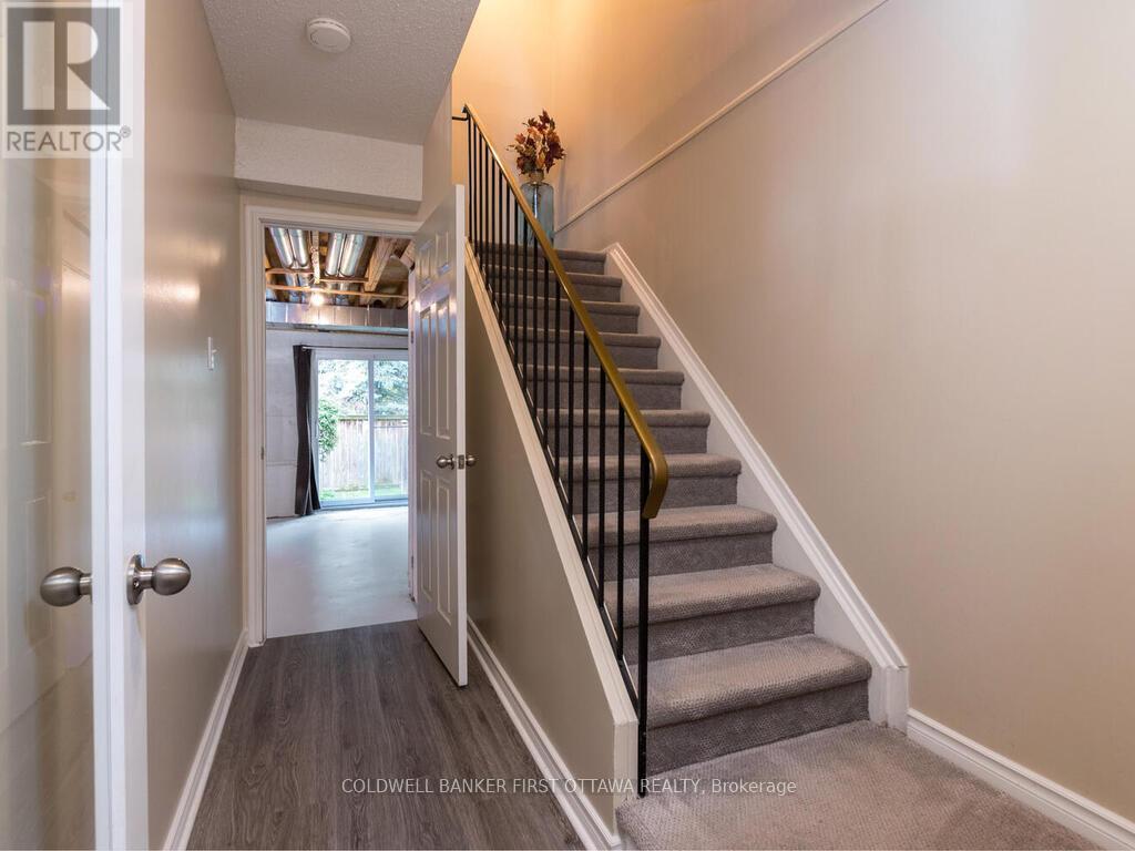 86 Lightfoot Place, Ottawa, Ontario  K2L 3L9 - Photo 31 - X12453424