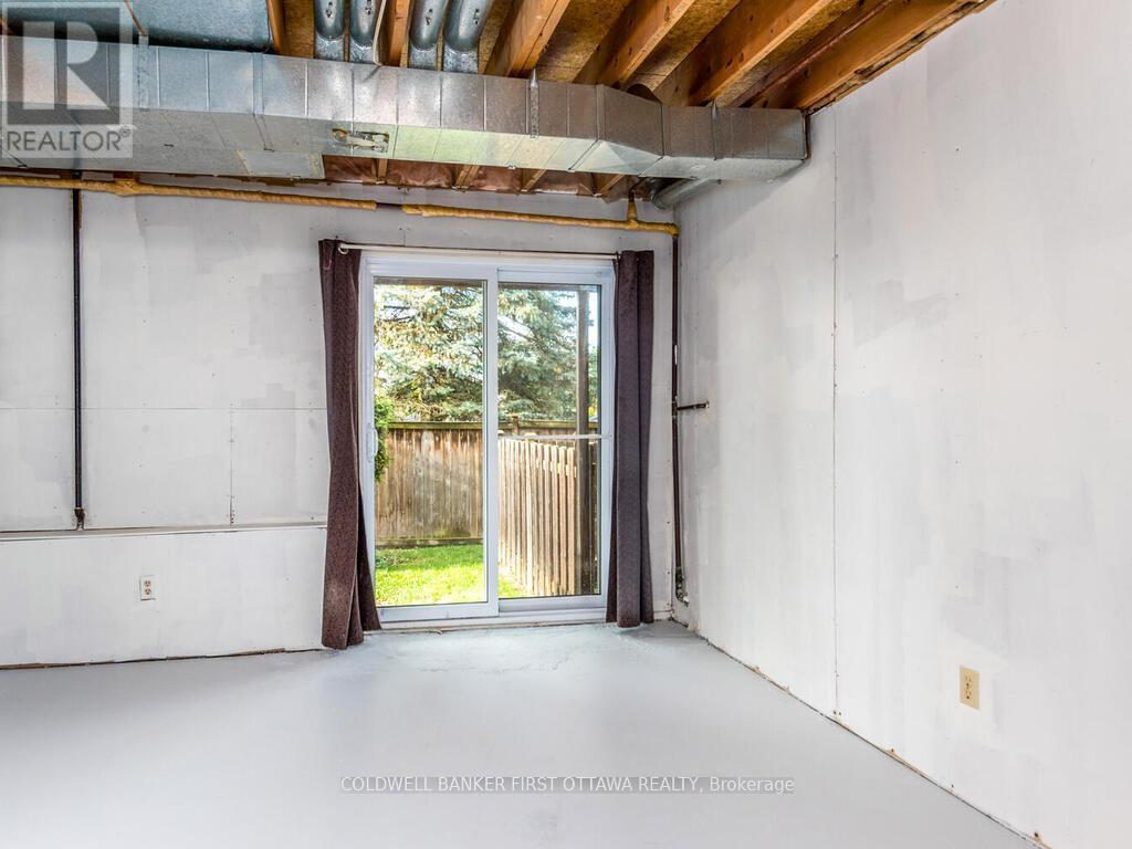 86 Lightfoot Place, Ottawa, Ontario  K2L 3L9 - Photo 32 - X12453424