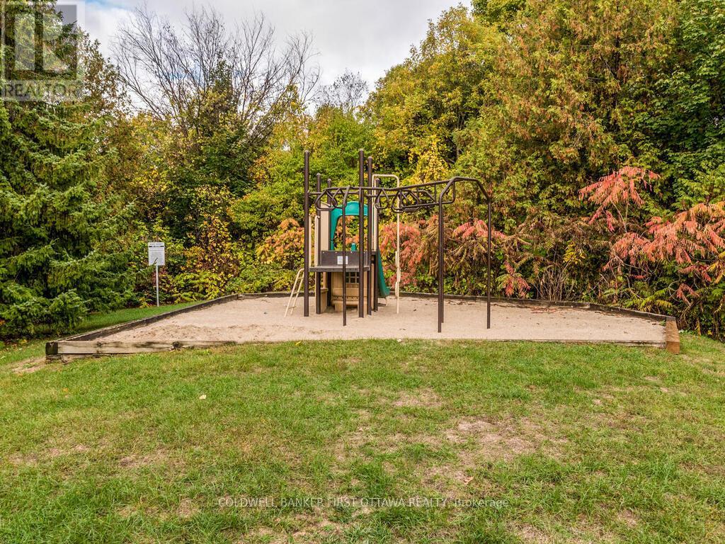 86 Lightfoot Place, Ottawa, Ontario  K2L 3L9 - Photo 37 - X12453424