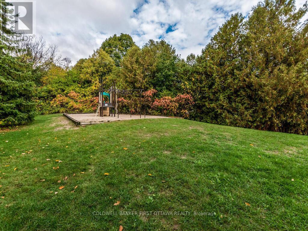 86 Lightfoot Place, Ottawa, Ontario  K2L 3L9 - Photo 38 - X12453424