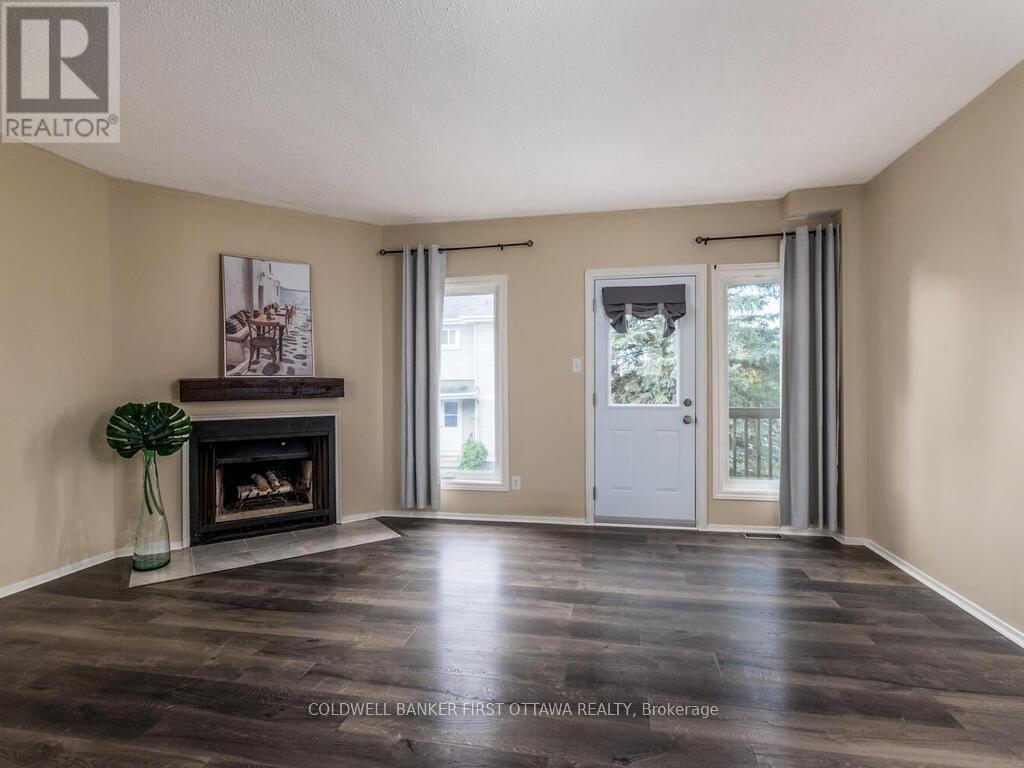 86 Lightfoot Place, Ottawa, Ontario  K2L 3L9 - Photo 6 - X12453424