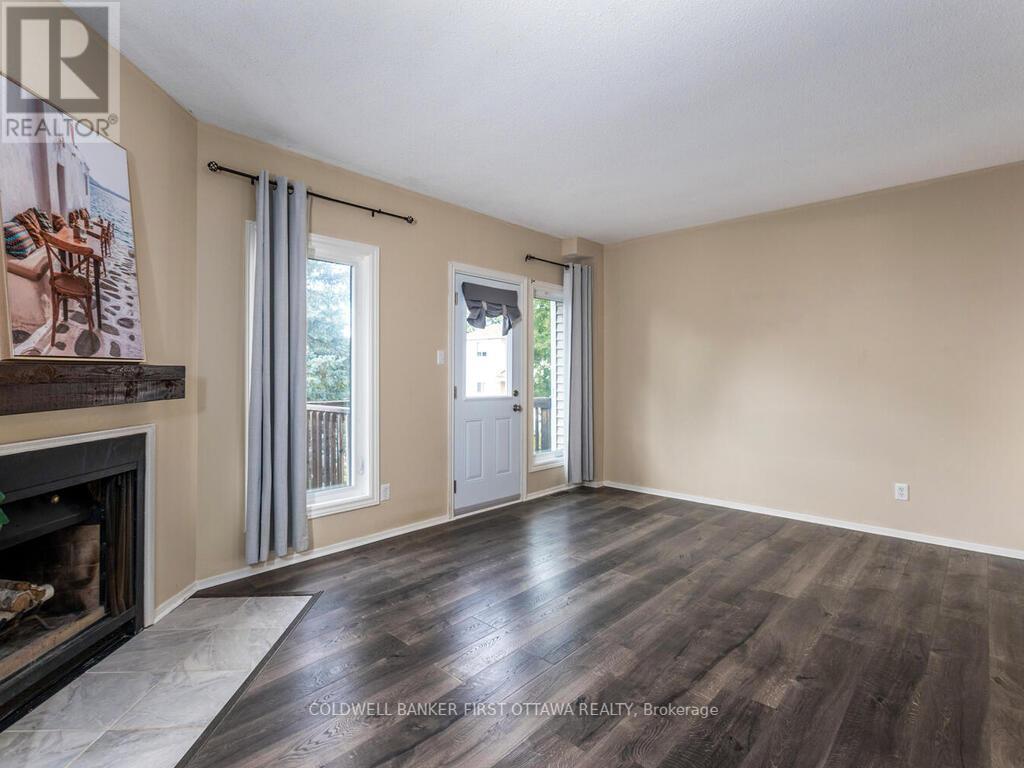 86 Lightfoot Place, Ottawa, Ontario  K2L 3L9 - Photo 7 - X12453424
