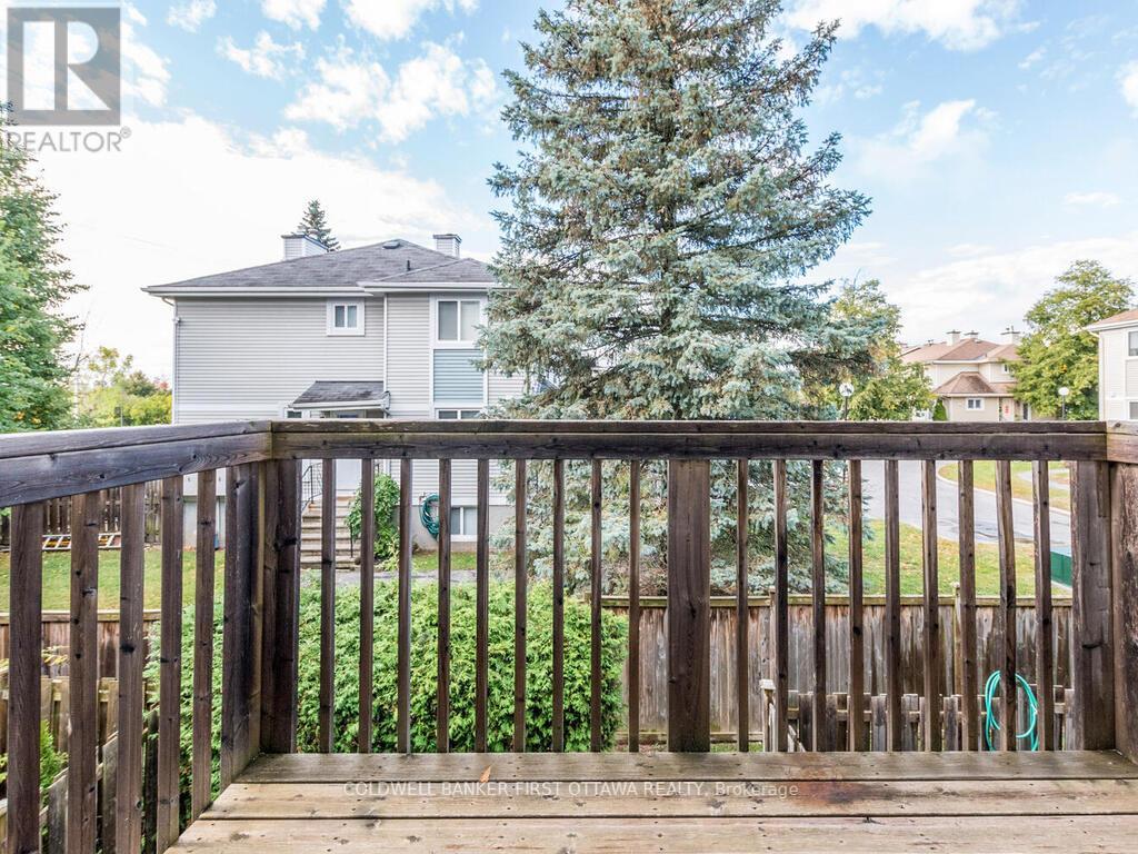 86 Lightfoot Place, Ottawa, Ontario  K2L 3L9 - Photo 9 - X12453424