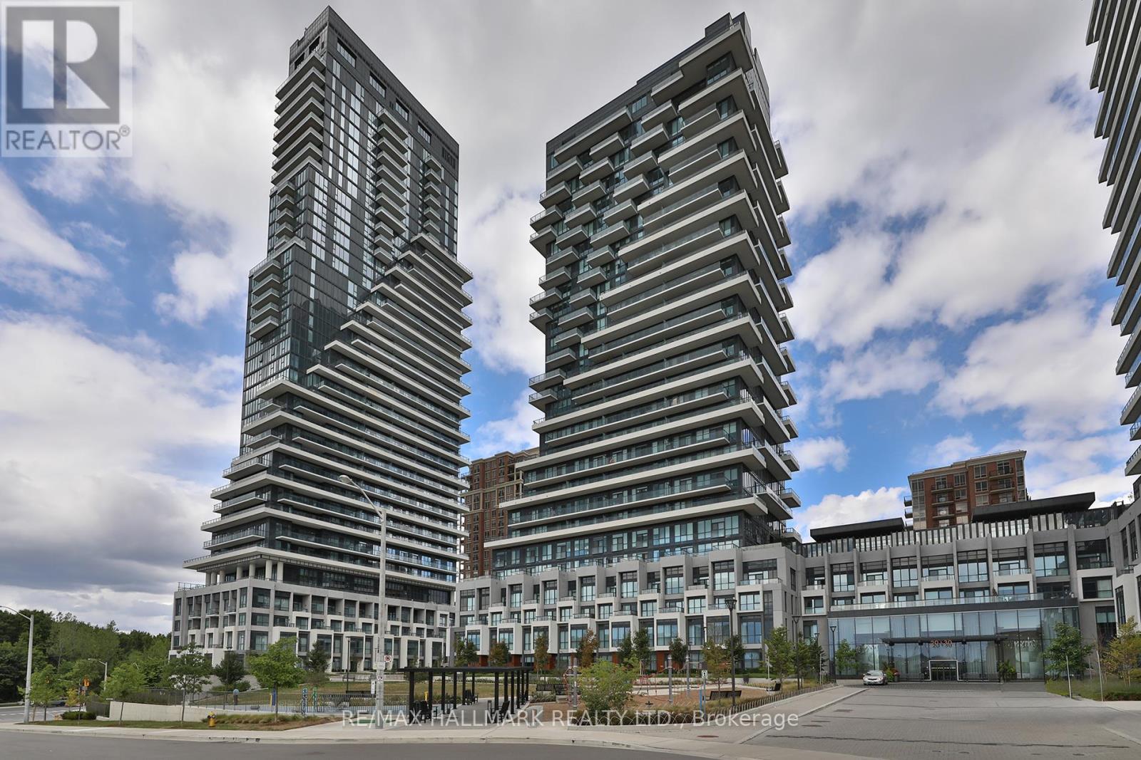 1037 - 20 Inn On The Park Drive, Toronto, Ontario  M3C 0P8 - Photo 1 - C12453422