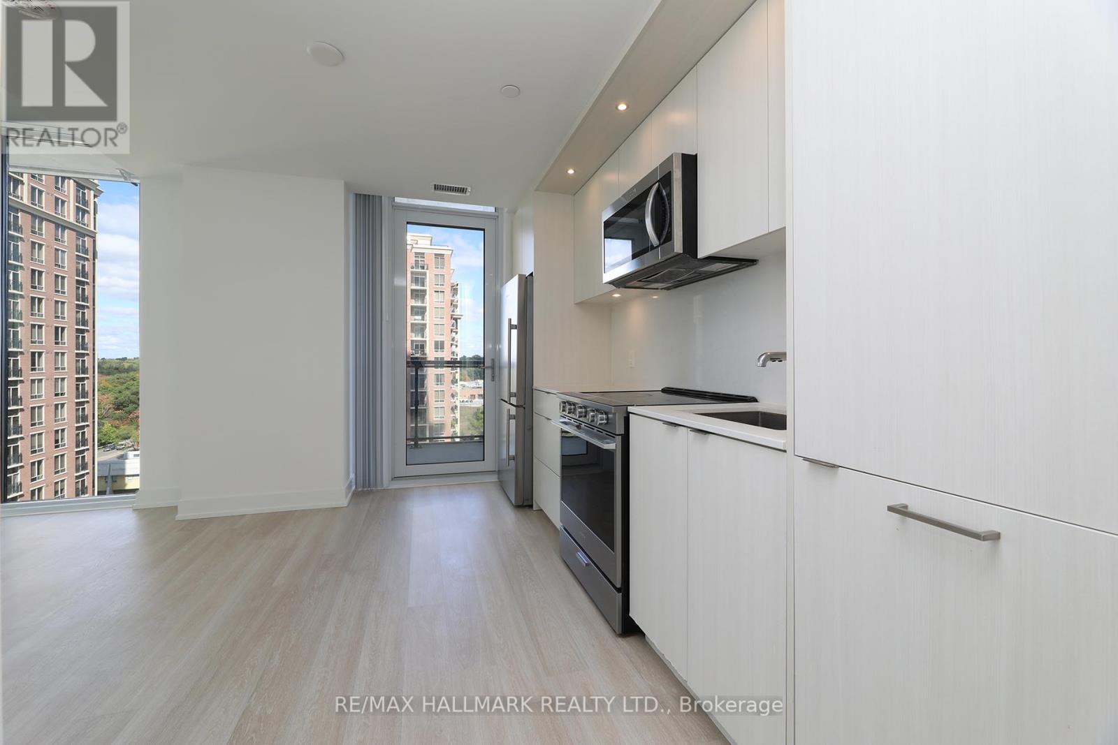 1037 - 20 Inn On The Park Drive, Toronto, Ontario  M3C 0P8 - Photo 7 - C12453422