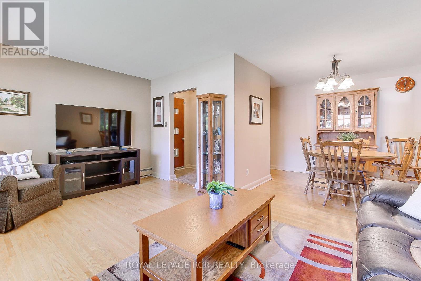 130 Park Avenue, Newmarket, Ontario  L3Y 1T8 - Photo 13 - N12453446