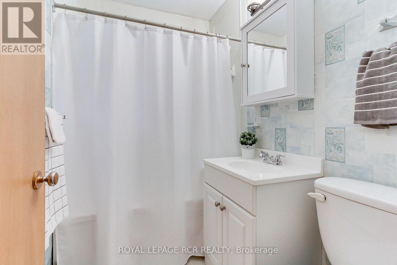 130 Park Avenue, Newmarket, Ontario  L3Y 1T8 - Photo 27 - N12453446