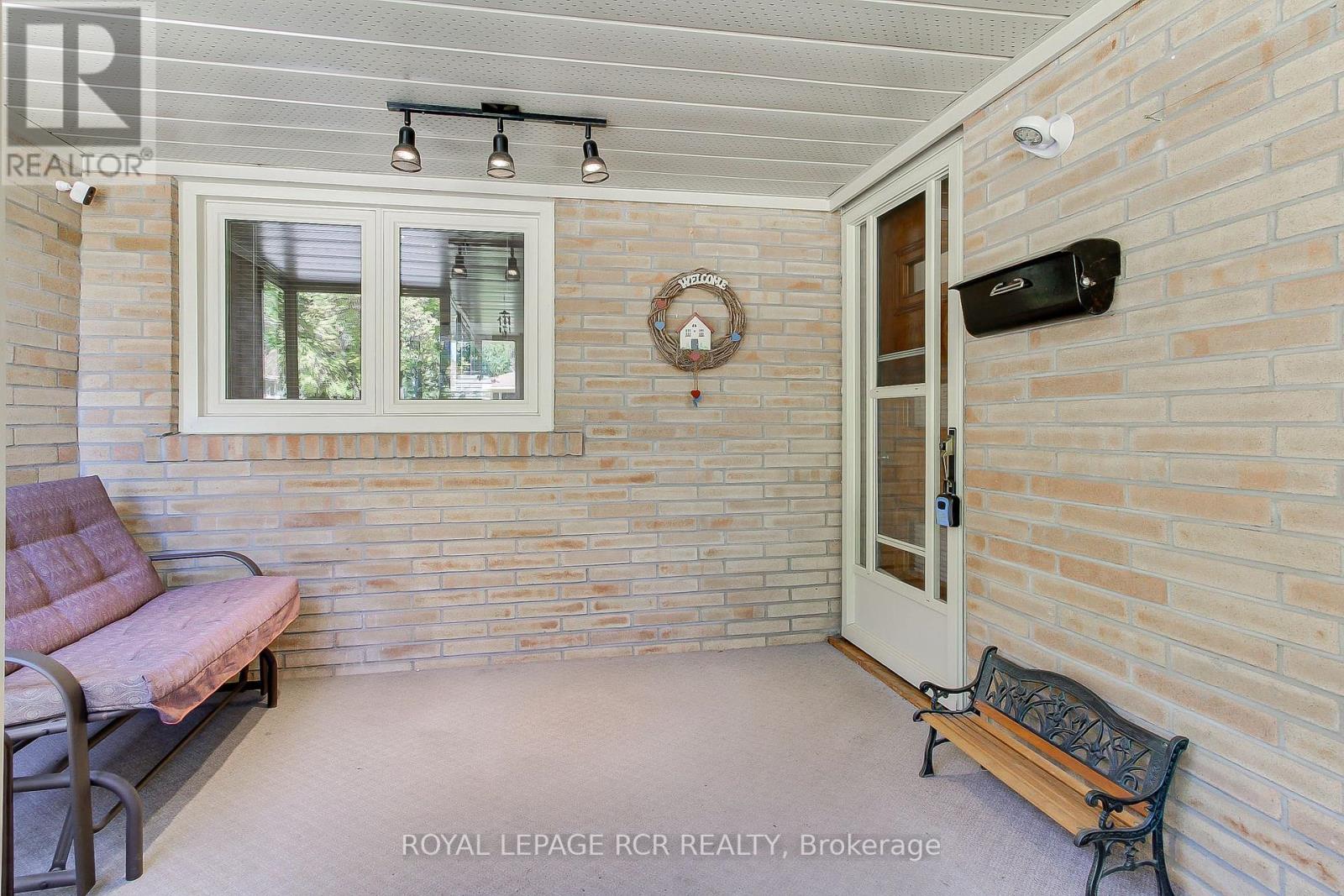 130 Park Avenue, Newmarket, Ontario  L3Y 1T8 - Photo 9 - N12453446