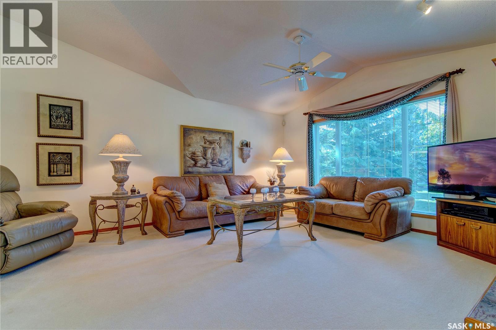 3235 Renfrew Crescent E, Regina, Saskatchewan  S4V 2W6 - Photo 11 - SK020460