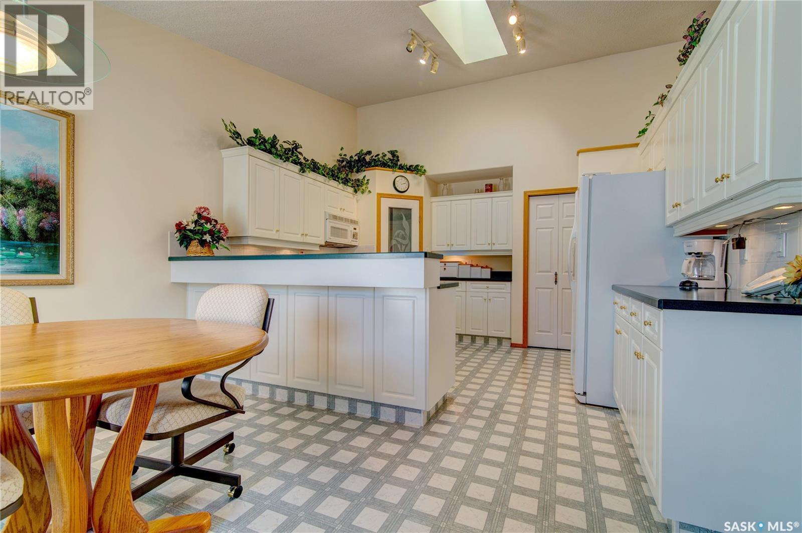 3235 Renfrew Crescent E, Regina, Saskatchewan  S4V 2W6 - Photo 16 - SK020460