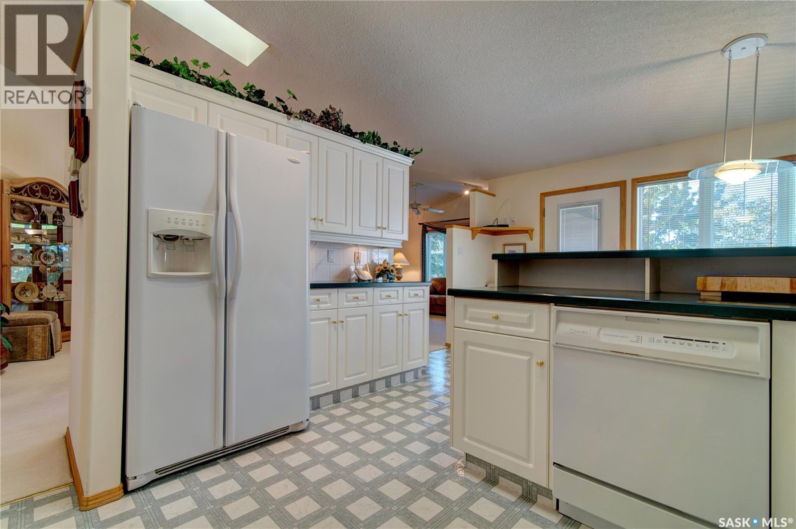 3235 Renfrew Crescent E, Regina, Saskatchewan  S4V 2W6 - Photo 19 - SK020460