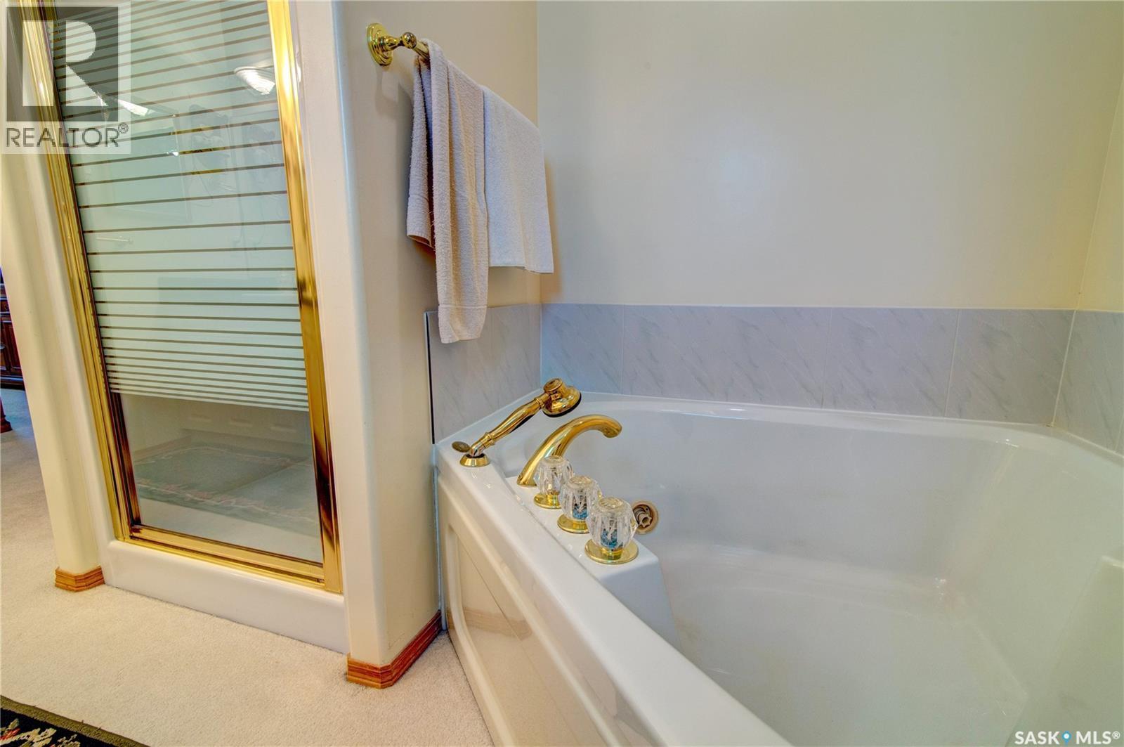 3235 Renfrew Crescent E, Regina, Saskatchewan  S4V 2W6 - Photo 24 - SK020460