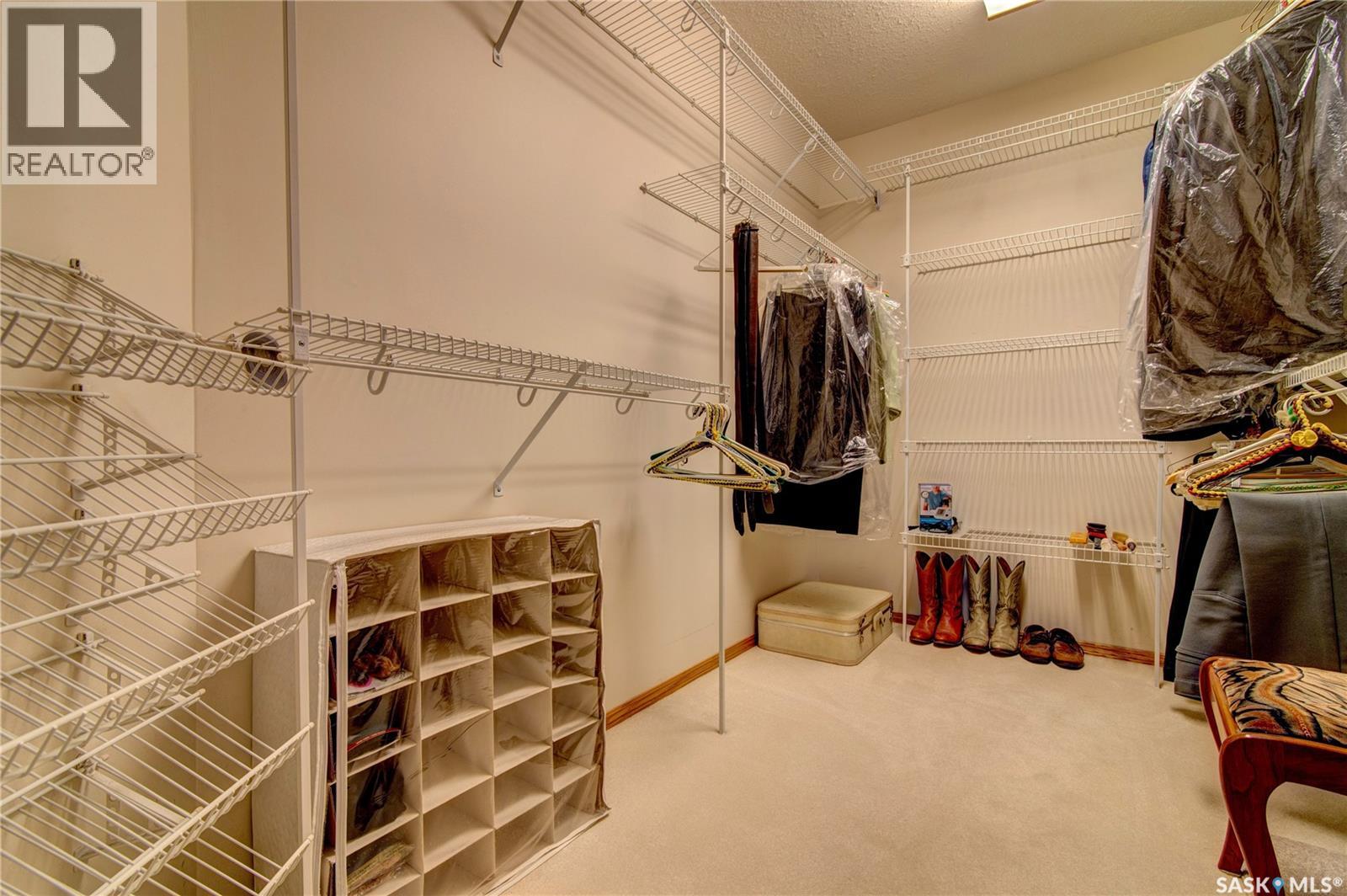 3235 Renfrew Crescent E, Regina, Saskatchewan  S4V 2W6 - Photo 25 - SK020460