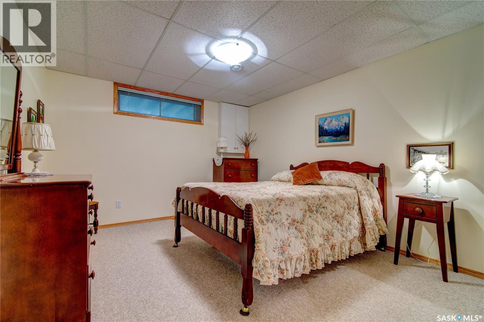 3235 Renfrew Crescent E, Regina, Saskatchewan  S4V 2W6 - Photo 36 - SK020460