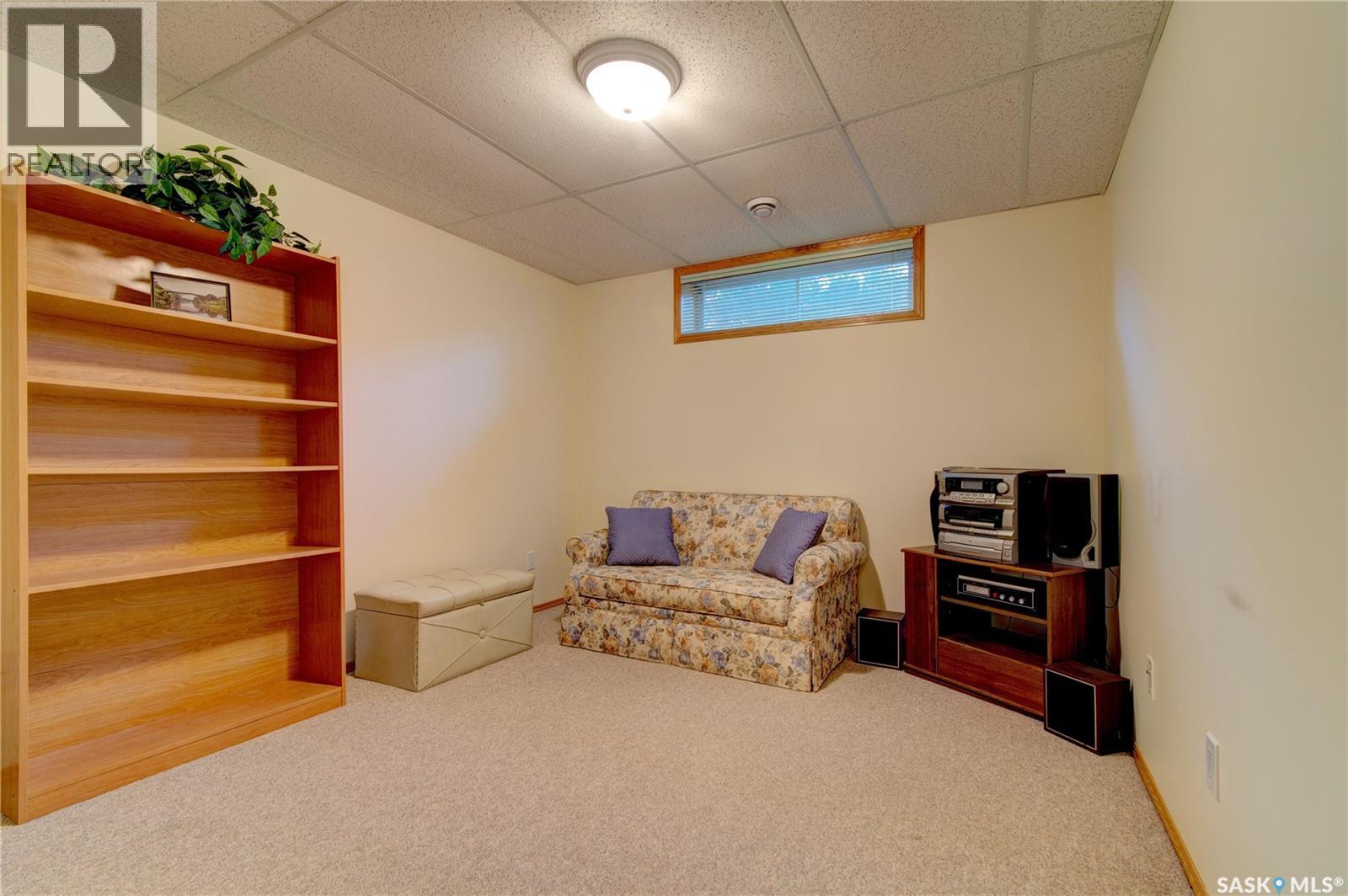 3235 Renfrew Crescent E, Regina, Saskatchewan  S4V 2W6 - Photo 38 - SK020460