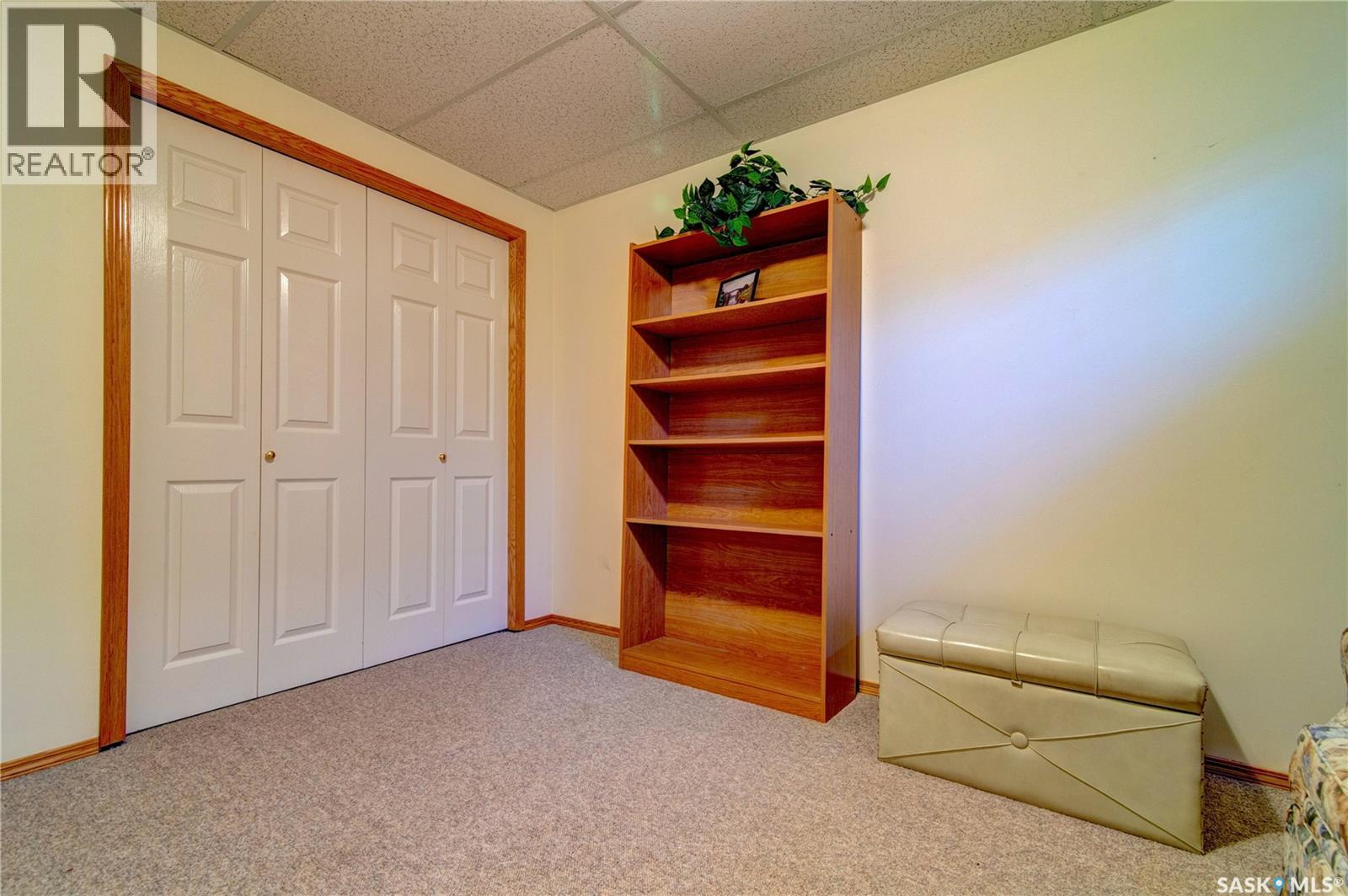 3235 Renfrew Crescent E, Regina, Saskatchewan  S4V 2W6 - Photo 39 - SK020460