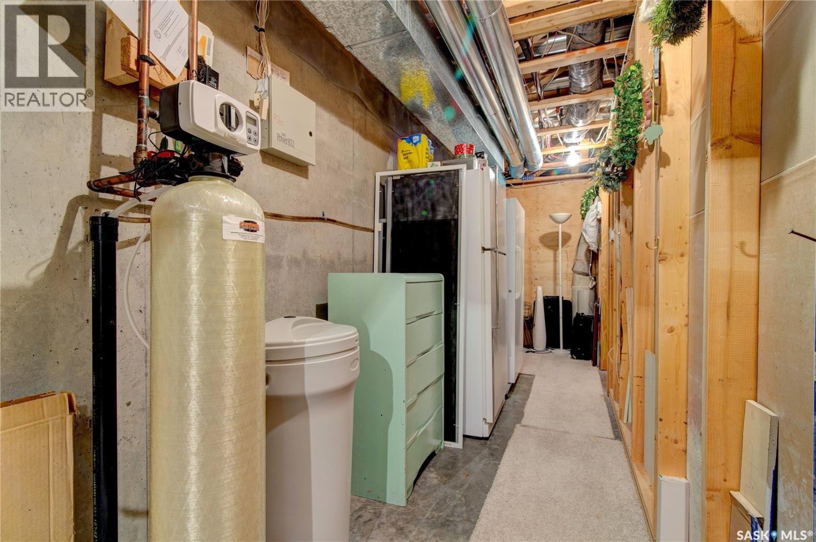 3235 Renfrew Crescent E, Regina, Saskatchewan  S4V 2W6 - Photo 42 - SK020460