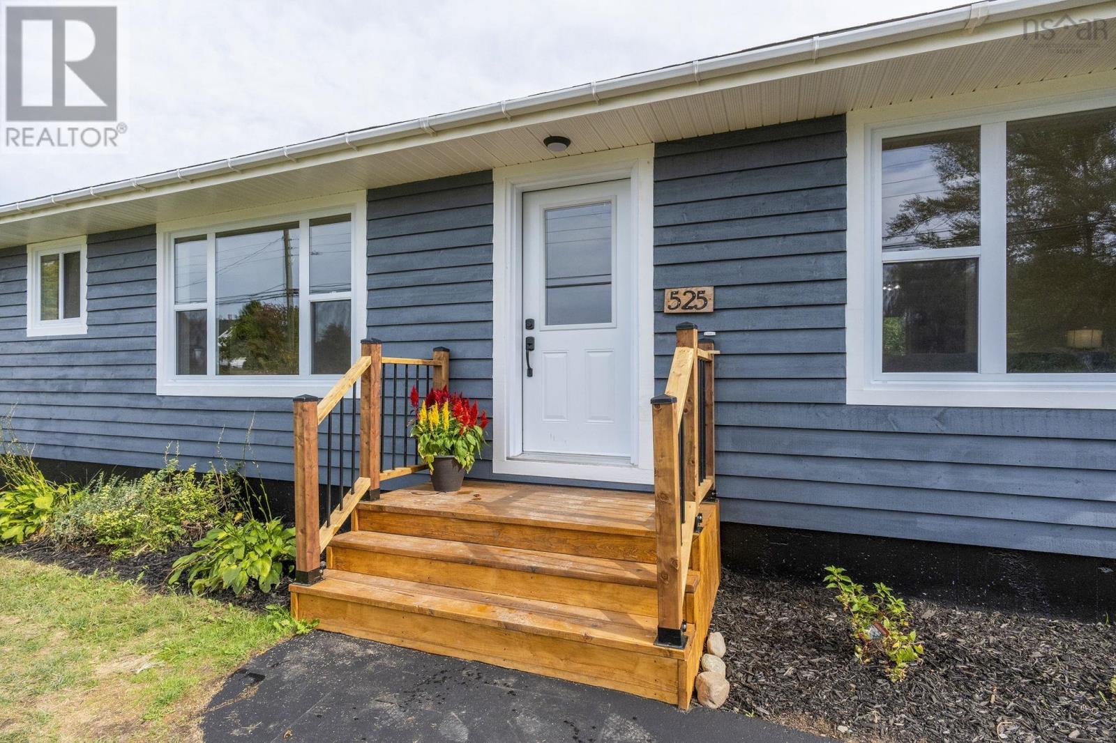 525 College Road, Windsor, Nova Scotia  B0N 2T0 - Photo 2 - 202523182