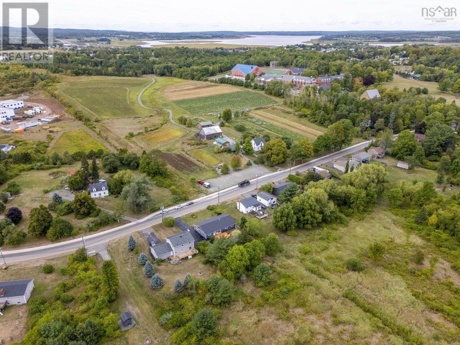 525 College Road, Windsor, Nova Scotia  B0N 2T0 - Photo 5 - 202523182