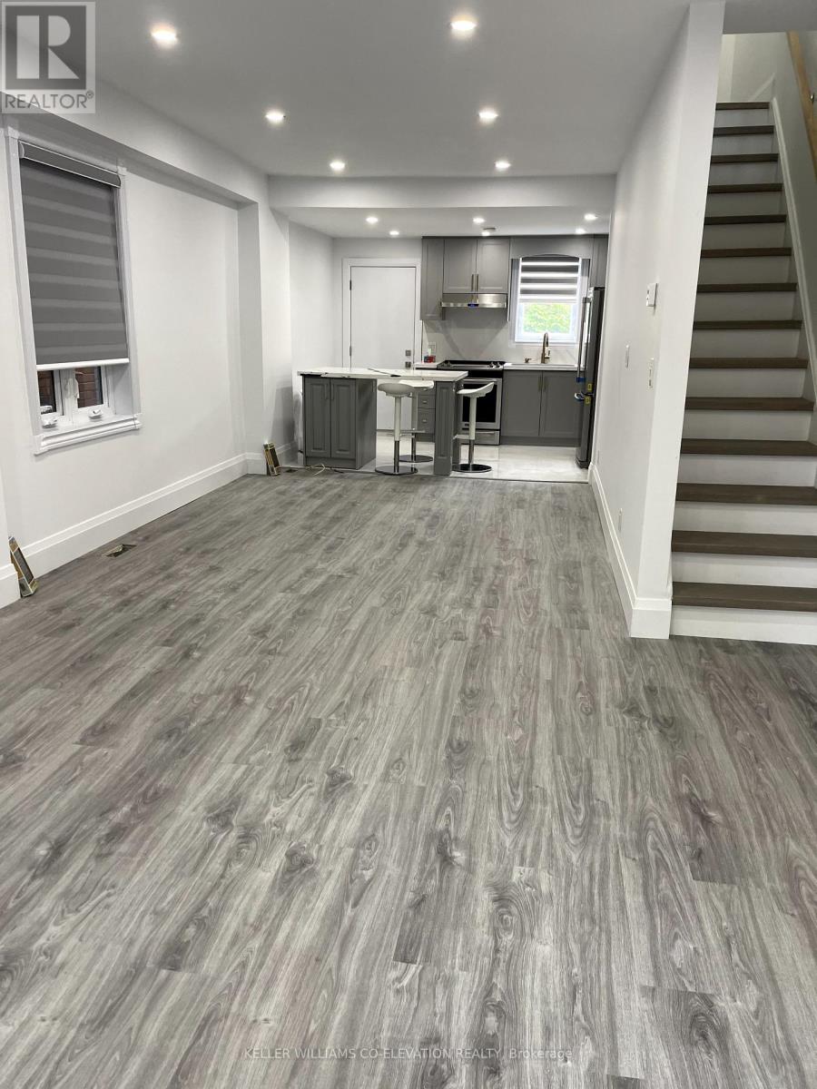 80 Beaver Avenue S, Toronto (Dovercourt-Wallace Emerson-Junction), Ontario  M6H 2G2 - Photo 5 - W12453427