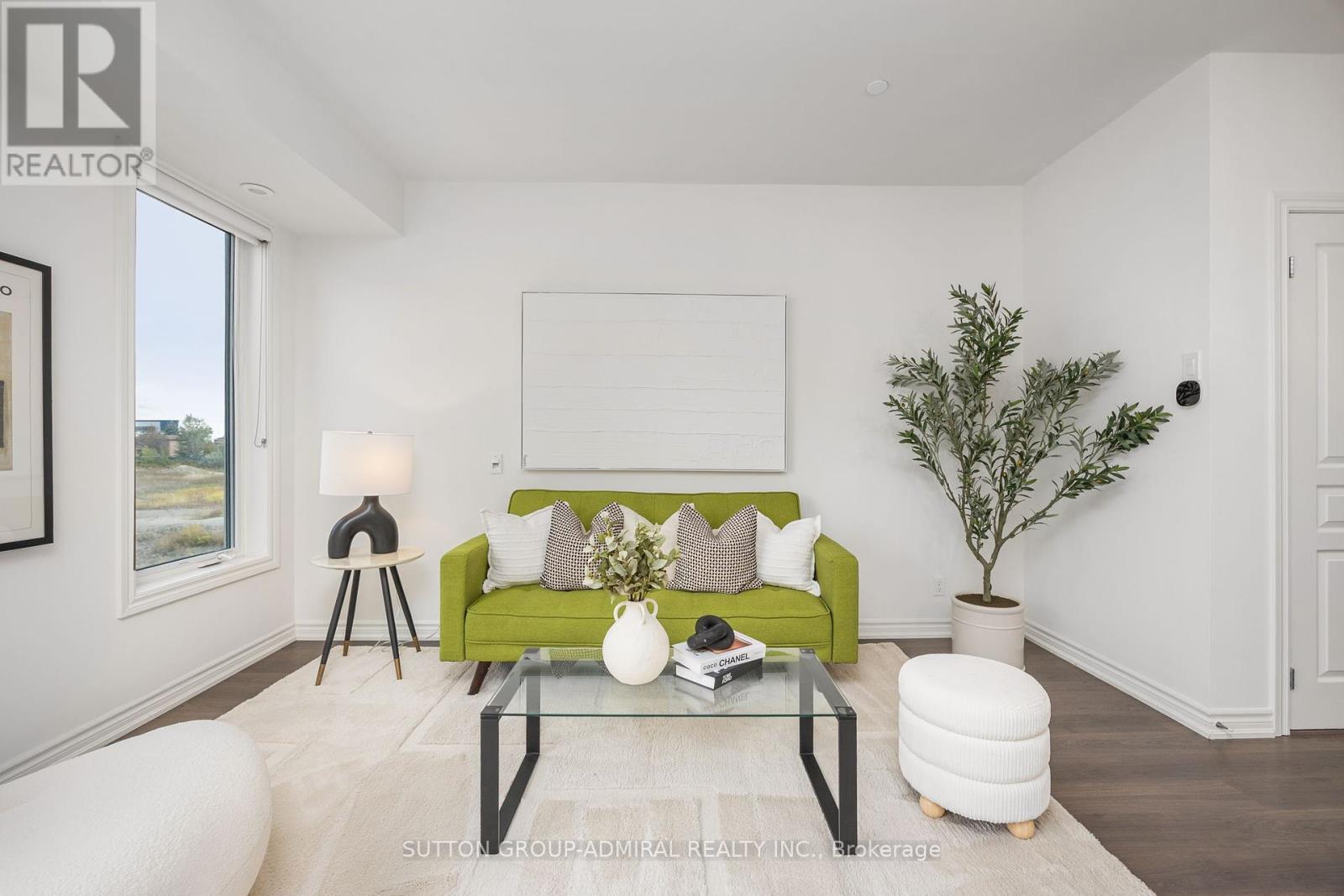14 - 125 Long Branch Avenue, Toronto, Ontario  M8W 0A9 - Photo 5 - W12453445