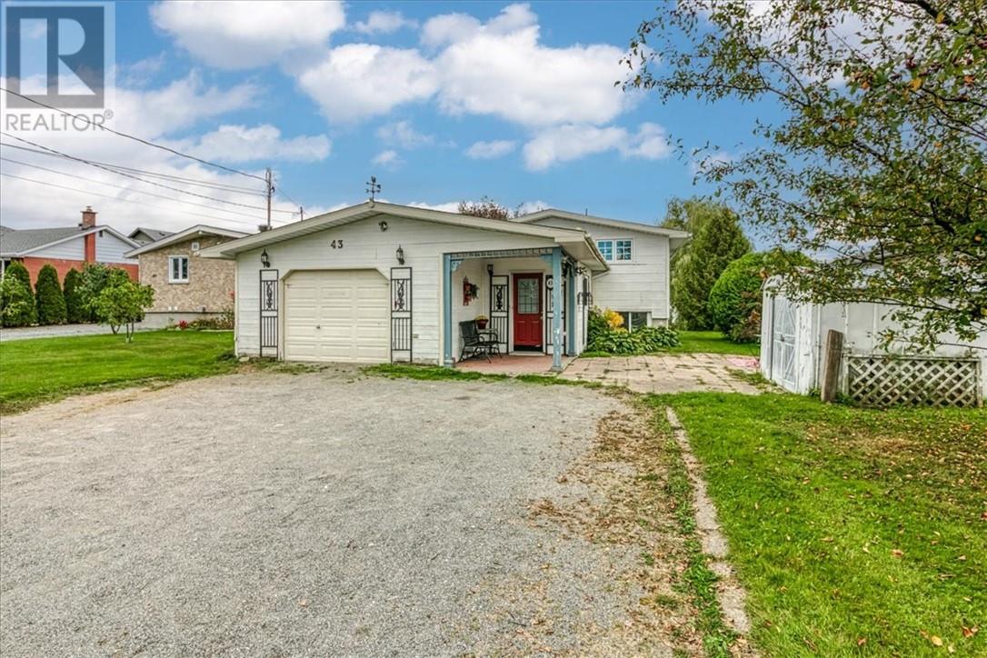 43 Laurier Street E, Azilda, Ontario  P0M 1B0 - Photo 2 - 2125119