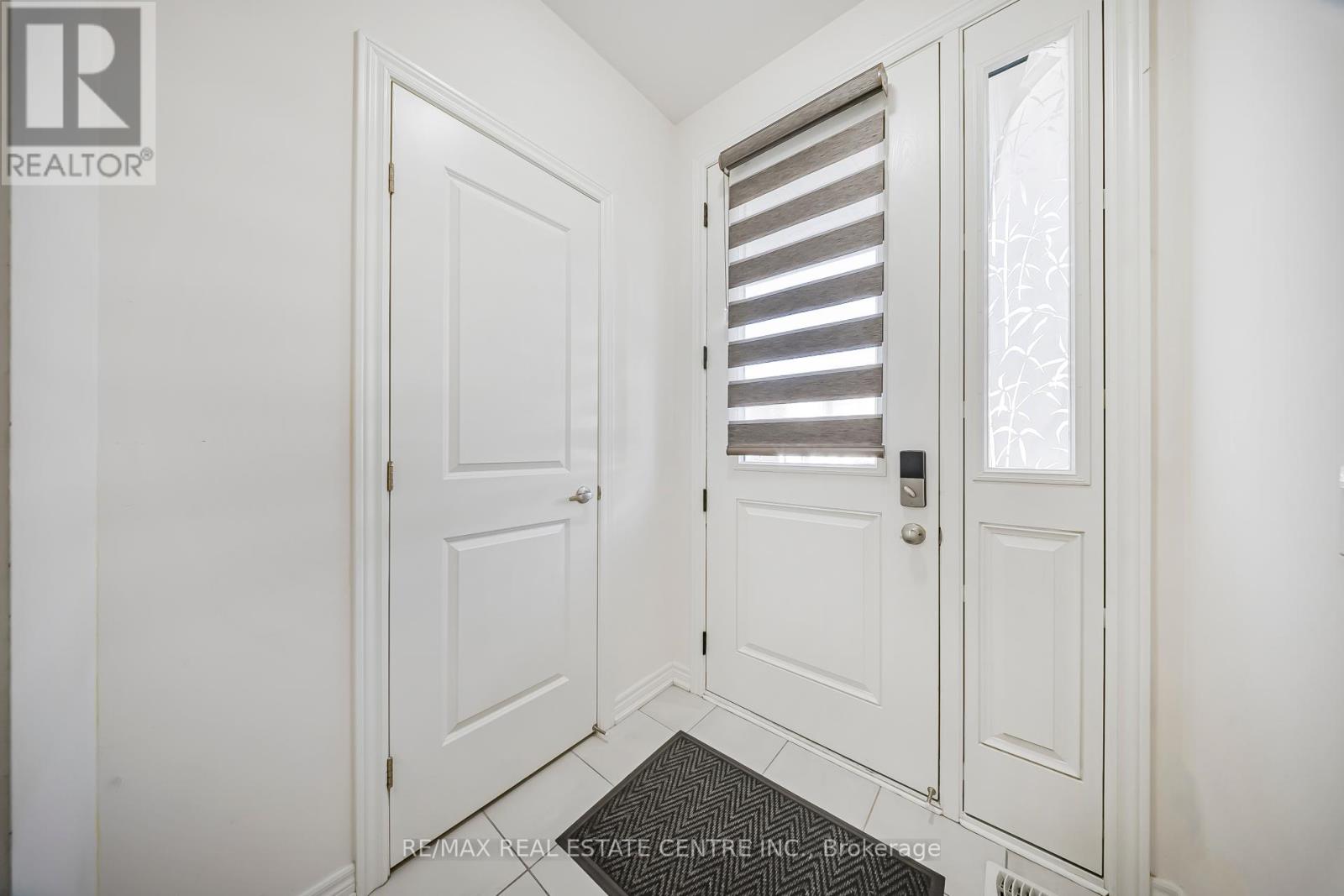 18 Talence Drive, Hamilton (Stoney Creek Mountain), Ontario  L8J 0L2 - Photo 16 - X12453431