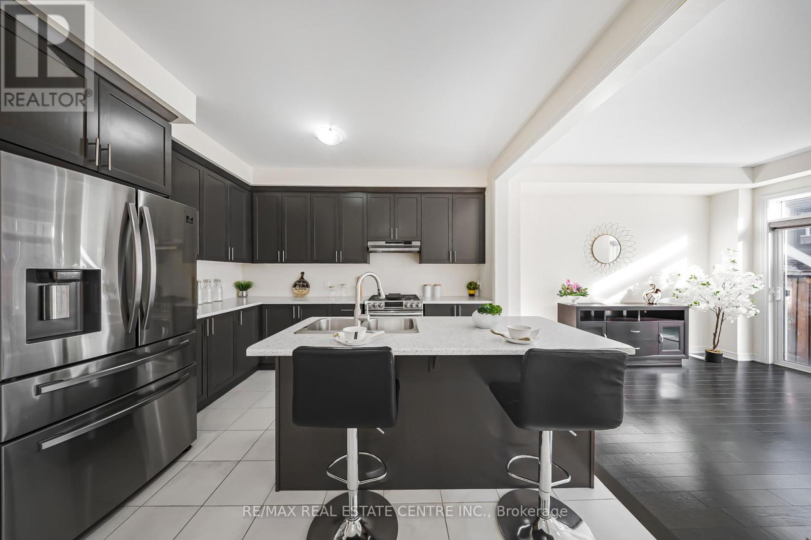 18 Talence Drive, Hamilton (Stoney Creek Mountain), Ontario  L8J 0L2 - Photo 22 - X12453431