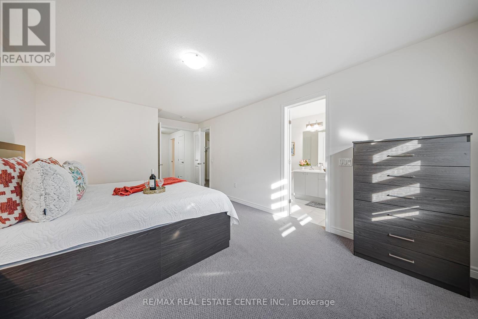 18 Talence Drive, Hamilton (Stoney Creek Mountain), Ontario  L8J 0L2 - Photo 34 - X12453431