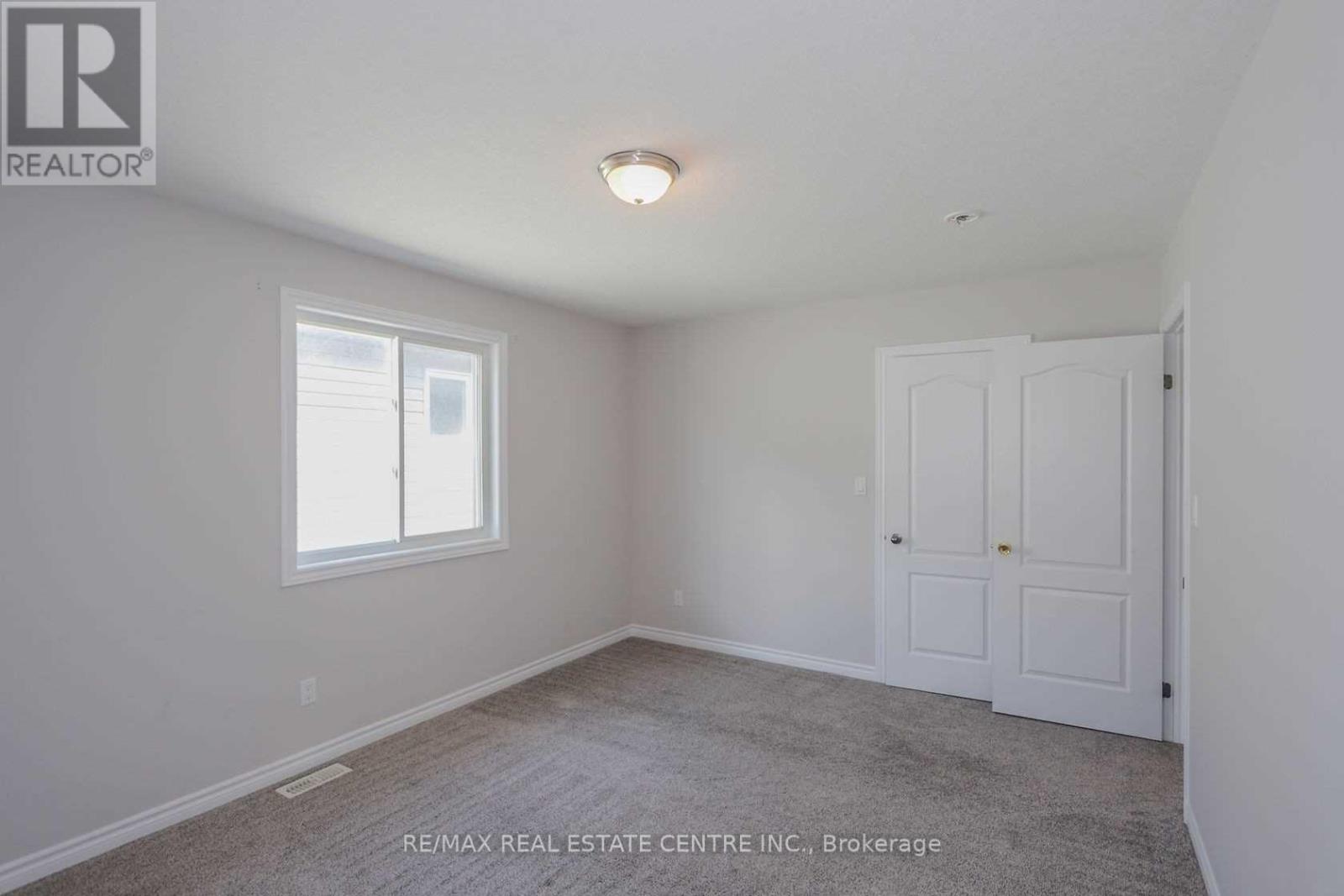 Upper - 1890 Foxridge Crescent, London North, Ontario  N6G 0L7 - Photo 13 - X12453433