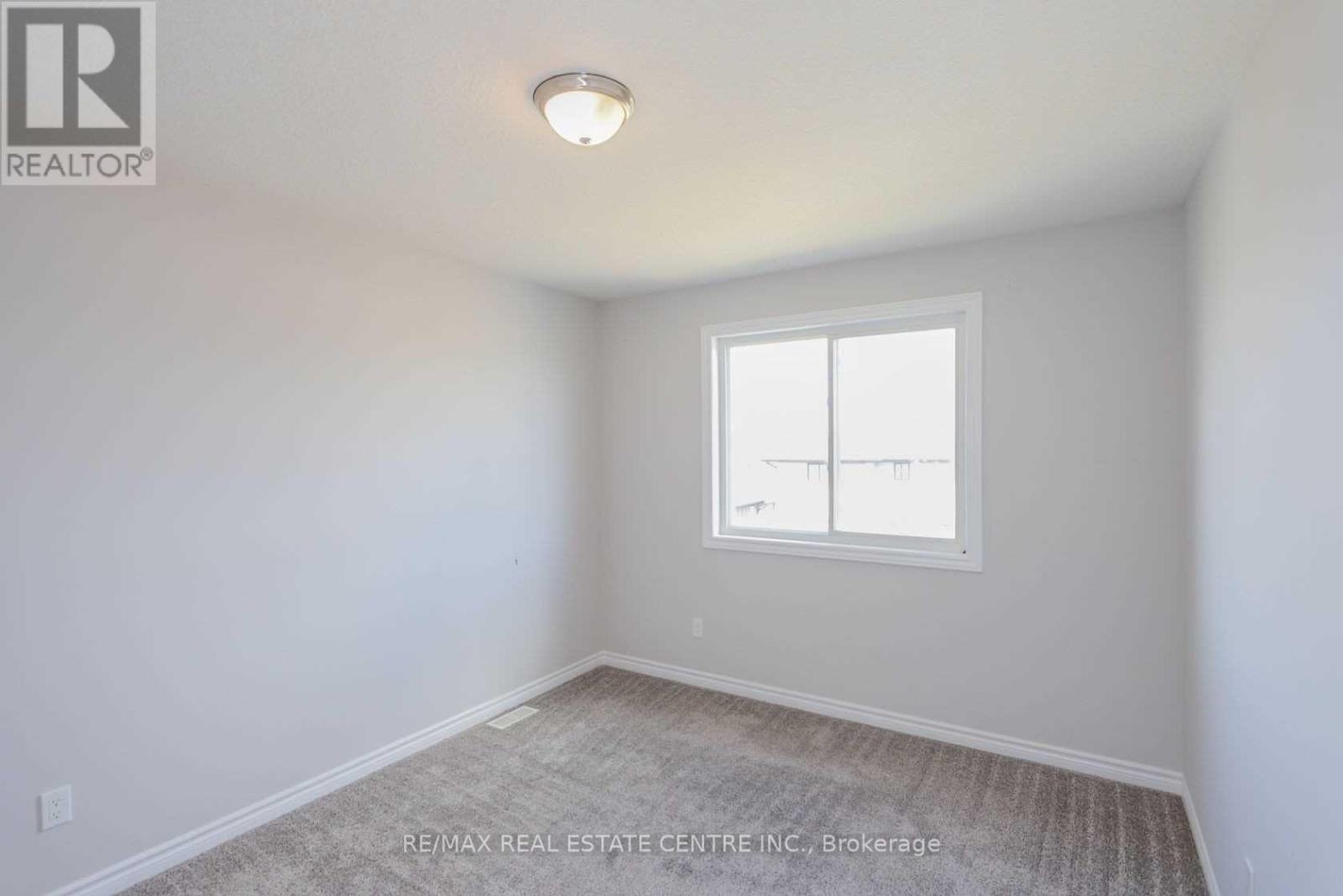 Upper - 1890 Foxridge Crescent, London North, Ontario  N6G 0L7 - Photo 14 - X12453433