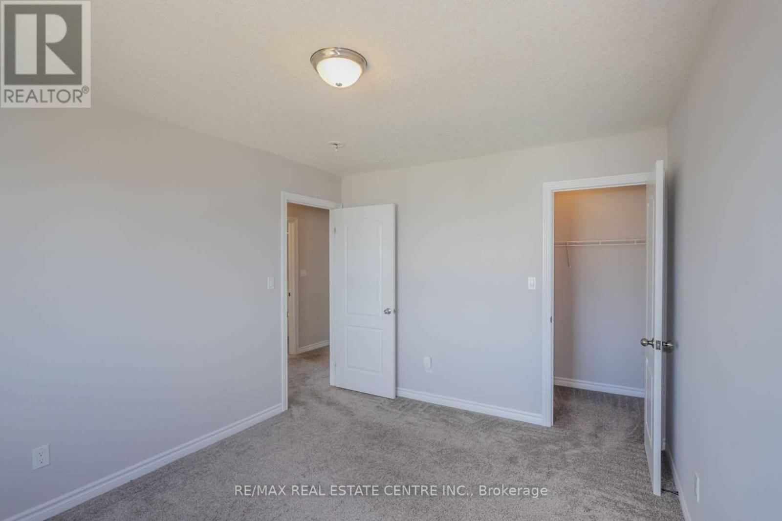 Upper - 1890 Foxridge Crescent, London North, Ontario  N6G 0L7 - Photo 15 - X12453433
