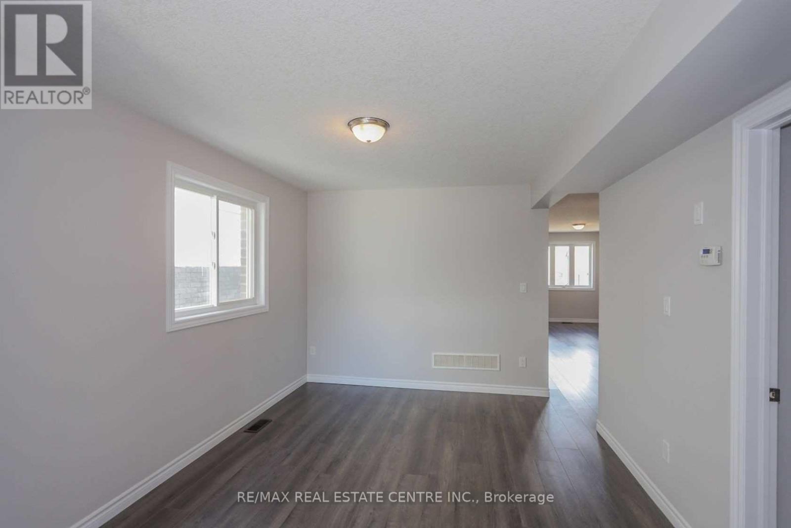 Upper - 1890 Foxridge Crescent, London North, Ontario  N6G 0L7 - Photo 3 - X12453433