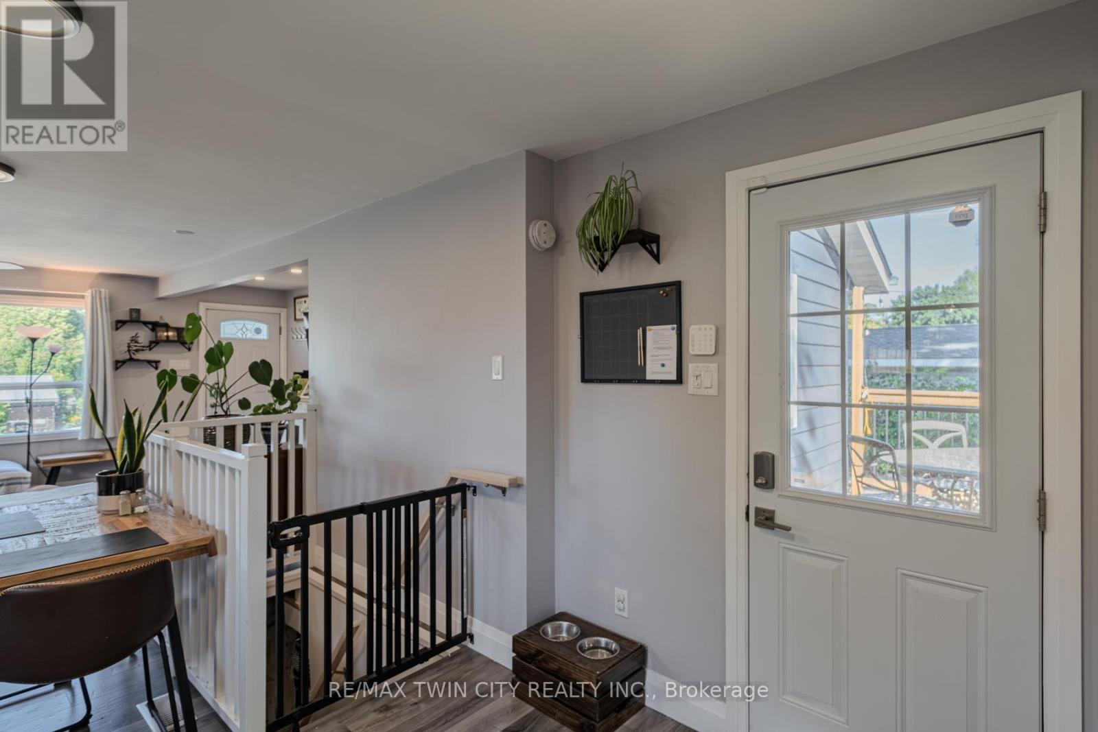 37 Twelfth Avenue, Brantford, Ontario  N3S 6P1 - Photo 14 - X12453440