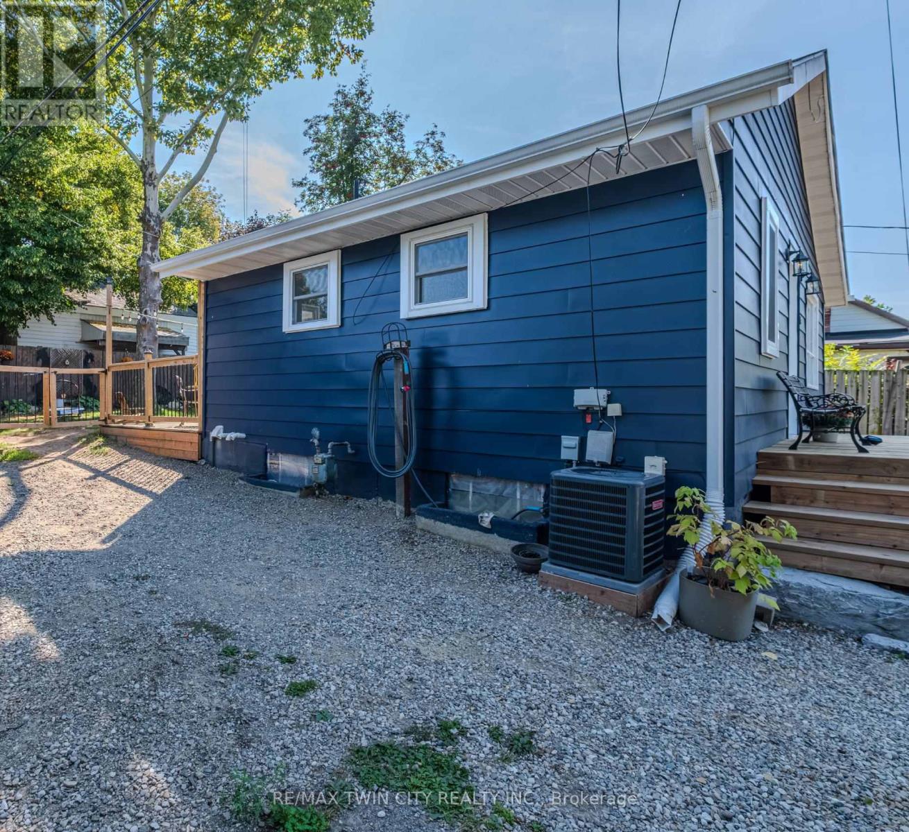 37 Twelfth Avenue, Brantford, Ontario  N3S 6P1 - Photo 28 - X12453440