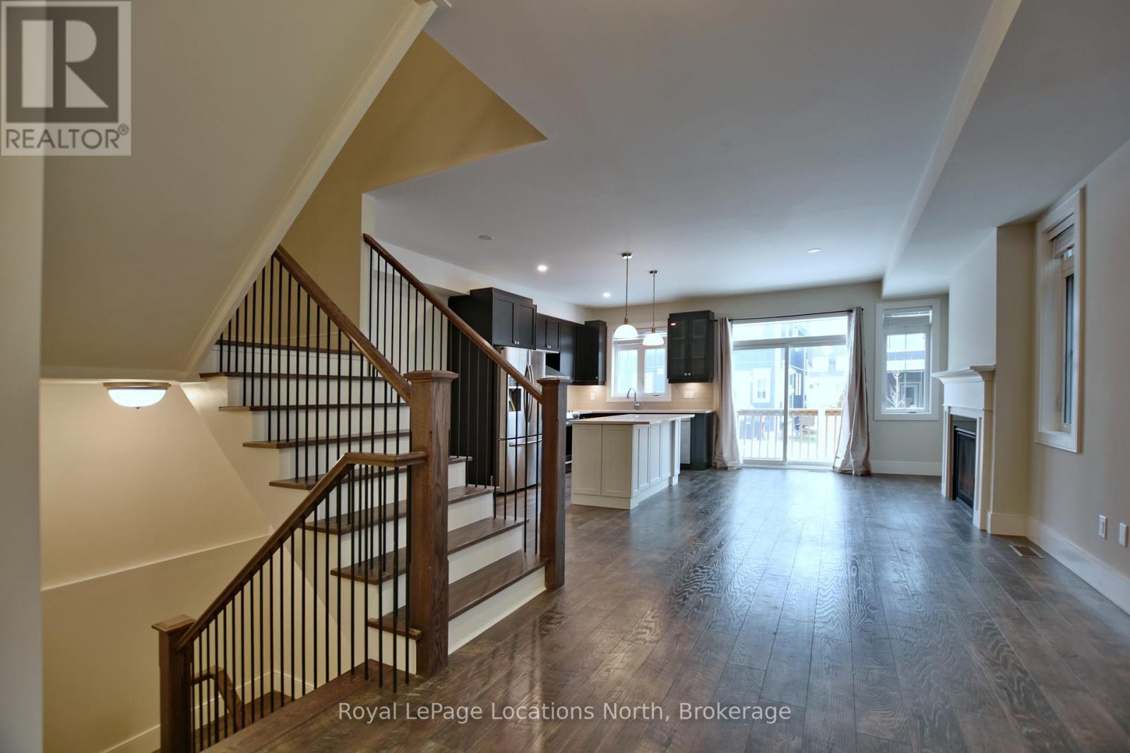 185 Yellow Birch Crescent, Blue Mountains, Ontario  L9Y 0Z3 - Photo 3 - X12453457