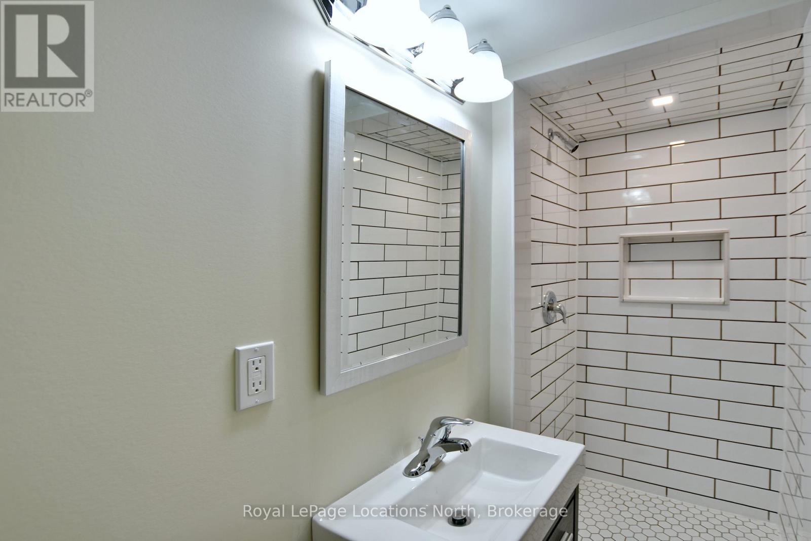 185 Yellow Birch Crescent, Blue Mountains, Ontario  L9Y 0Z3 - Photo 34 - X12453457