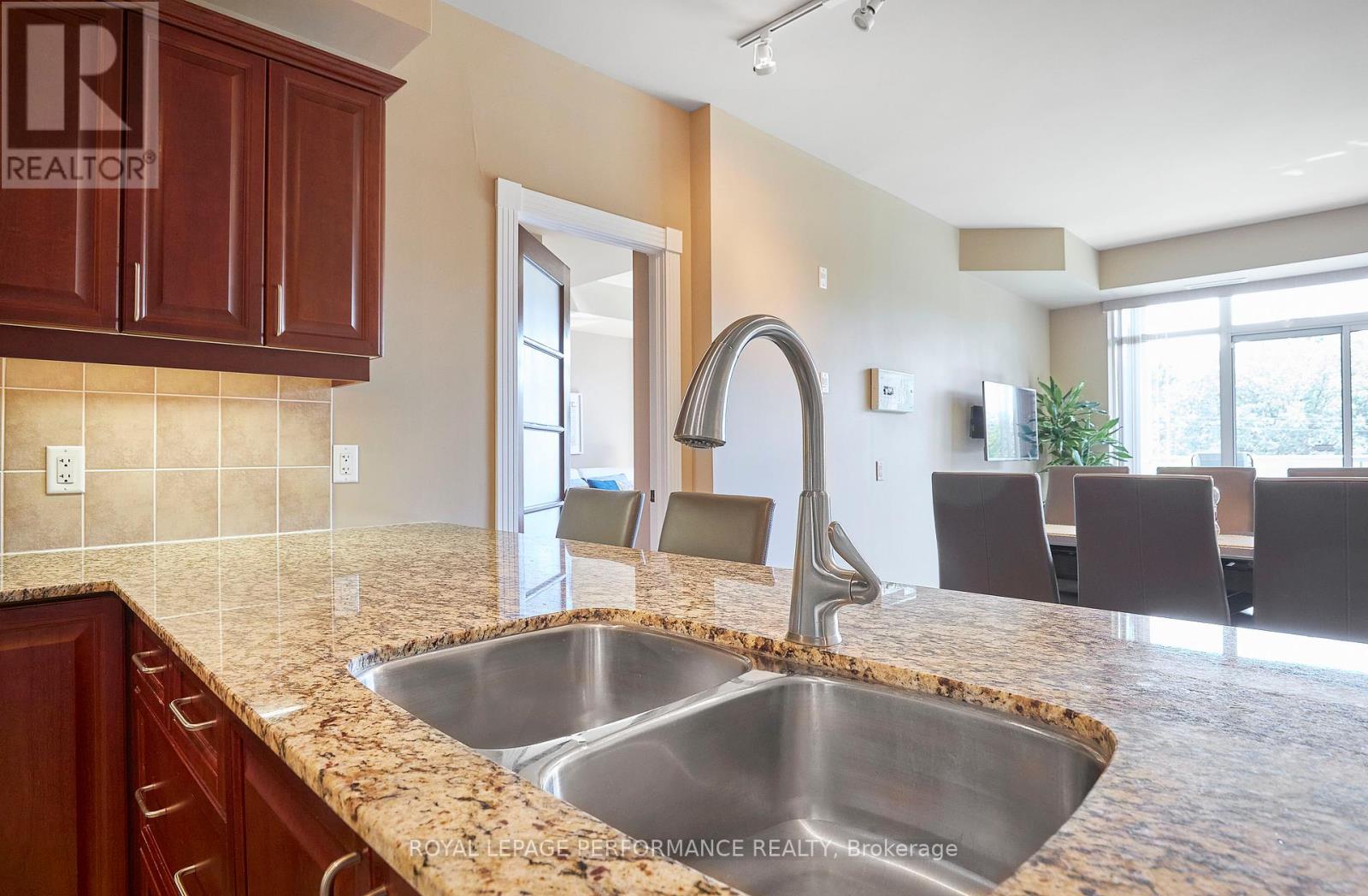 332 - 205 Bolton Street, Ottawa, Ontario  K1N 1K7 - Photo 11 - X12453450