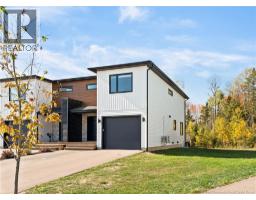 122 Francfort, Moncton, New Brunswick