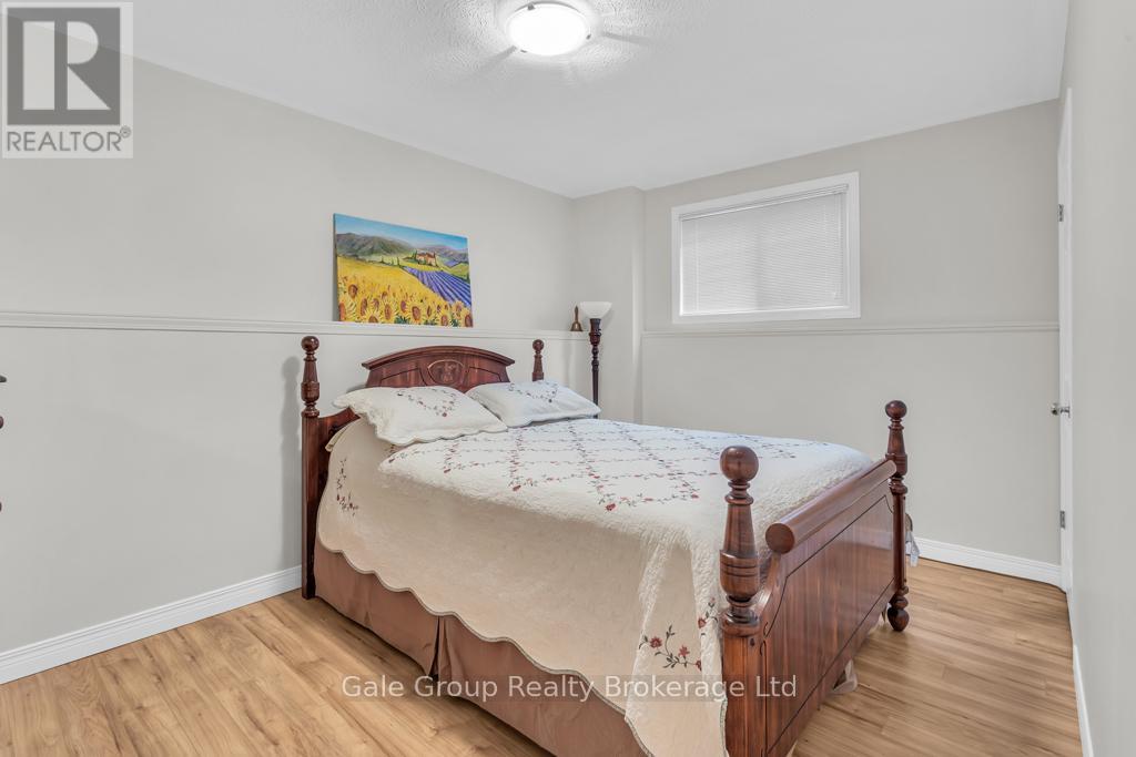 37 Crow Crescent, Woodstock, Ontario  N4T 1S6 - Photo 14 - X12453523