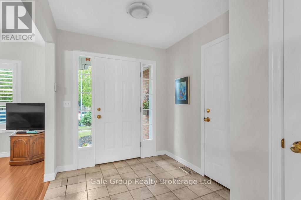 37 Crow Crescent, Woodstock, Ontario  N4T 1S6 - Photo 3 - X12453523