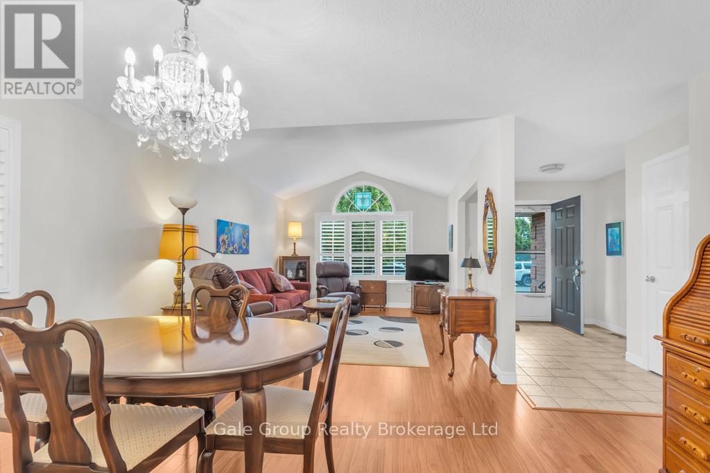 37 Crow Crescent, Woodstock, Ontario  N4T 1S6 - Photo 6 - X12453523