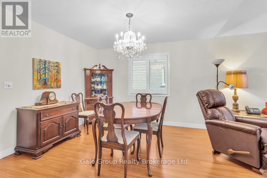 37 Crow Crescent, Woodstock, Ontario  N4T 1S6 - Photo 7 - X12453523