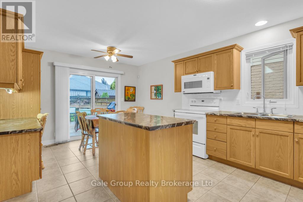37 Crow Crescent, Woodstock, Ontario  N4T 1S6 - Photo 8 - X12453523