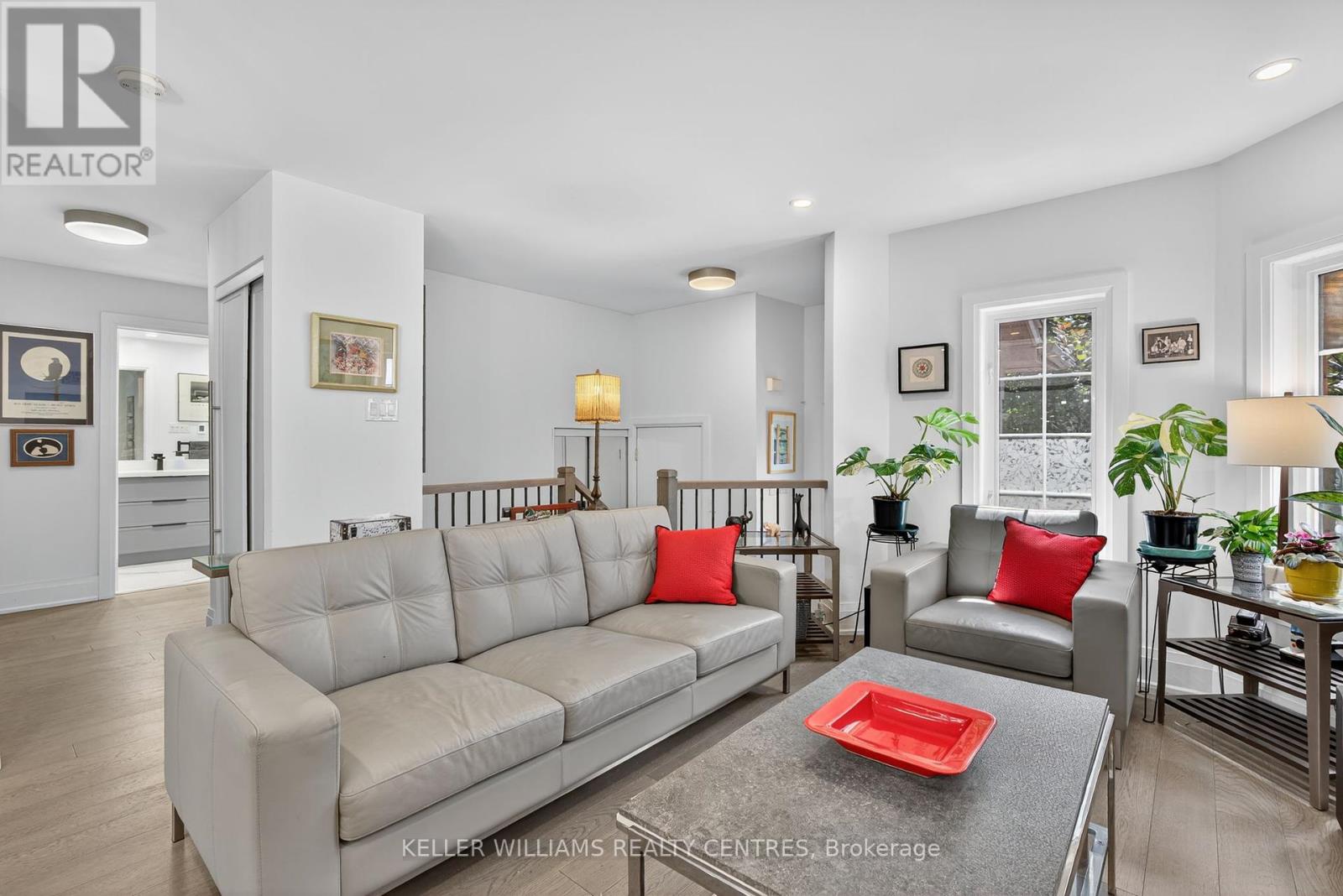 165 Clearmeadow Boulevard, Newmarket, Ontario  L3X 2E4 - Photo 7 - N12453455