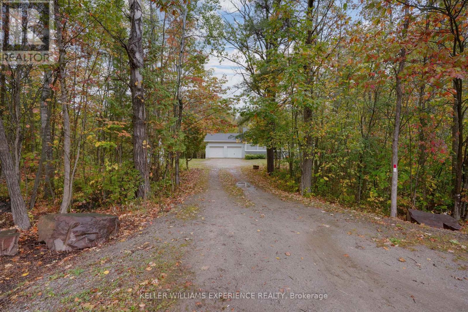 2372 Kinnear Side Road, Severn, Ontario  L0K 1E0 - Photo 2 - S12453458