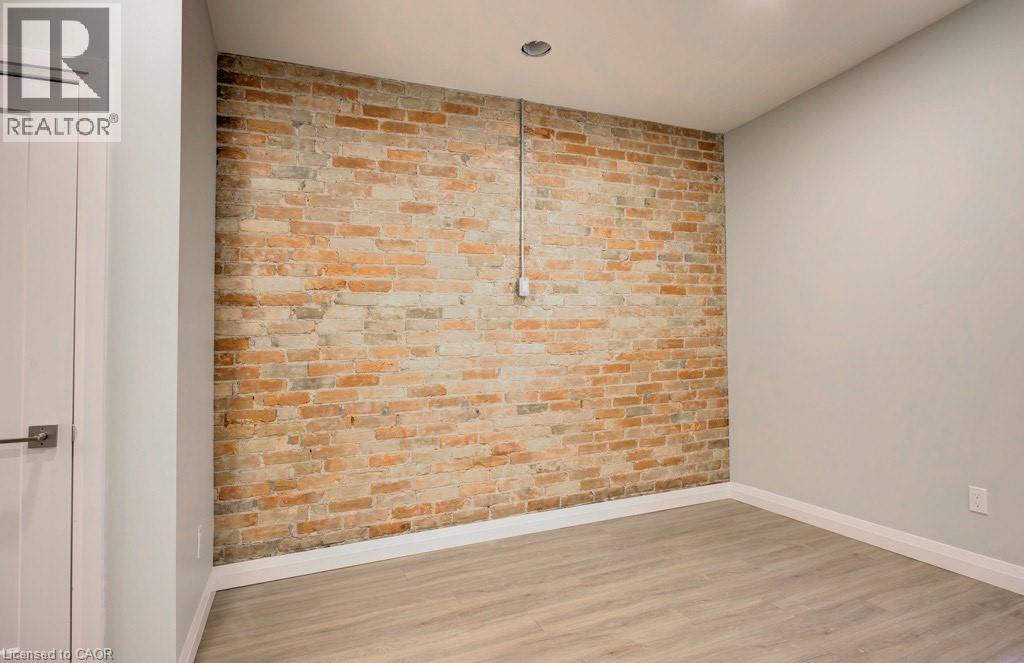 421 Dundas Street, Woodstock, Ontario  N4S 1B8 - Photo 6 - 40776523